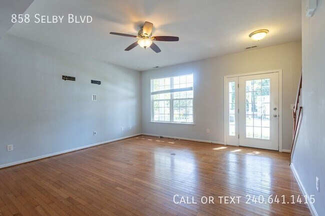 Foto del edificio - 858 Selby Blvd