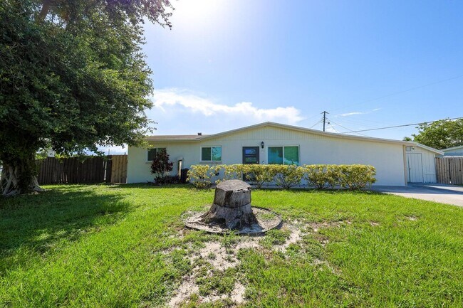 Foto del edificio - 5763 Purdy Ln