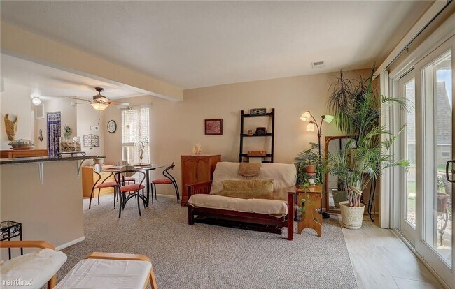 Foto del edificio - 1 br, 1 bath Condo - 1496 S Pierson St
