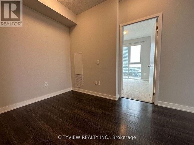 Building Photo - 4055 Parkside Village Dr