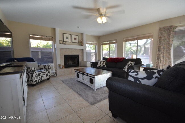 Building Photo - 2205 E Granite View Dr