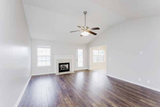 Building Photo - 1547 St Andrews Dr