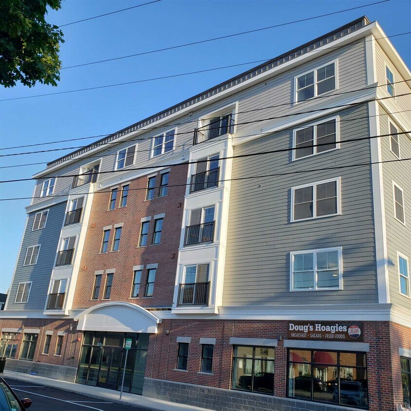 10 4th St Unit 201, Dover, NH 03820 Room for Rent in Dover, NH