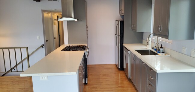 Brand new kitchen with new appliances - 419 Longfellow Ave