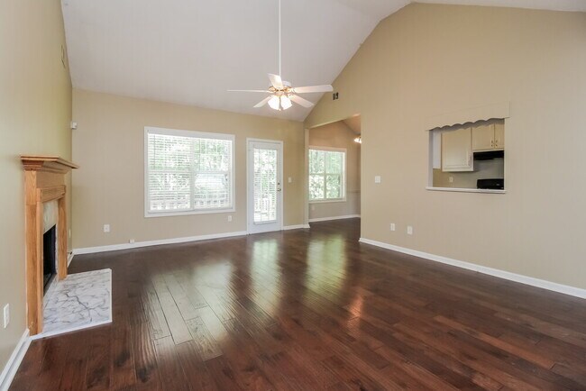 Foto del edificio - 1331 Vine Cir