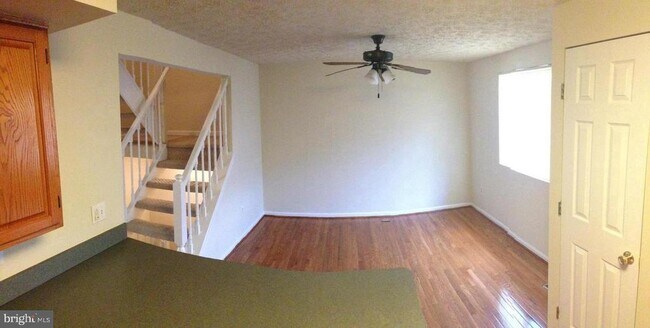 Building Photo - 6312 Lightburn Ct