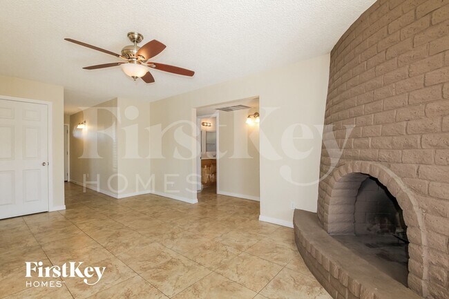 Foto del edificio - 3827 W Loma Ln