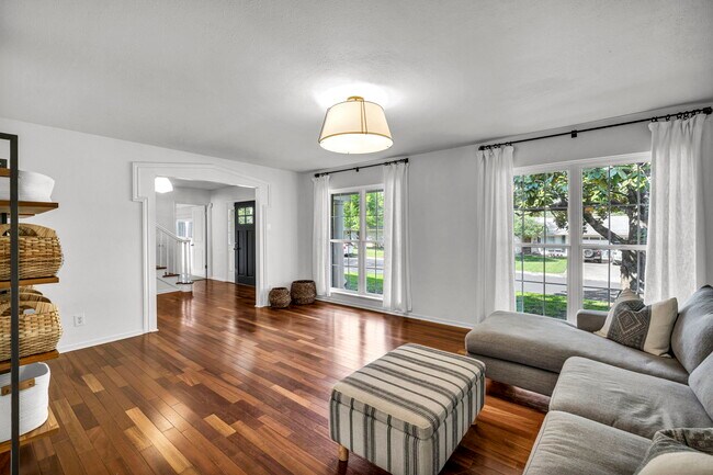 Building Photo - 4116 Honeycomb Rock Cir