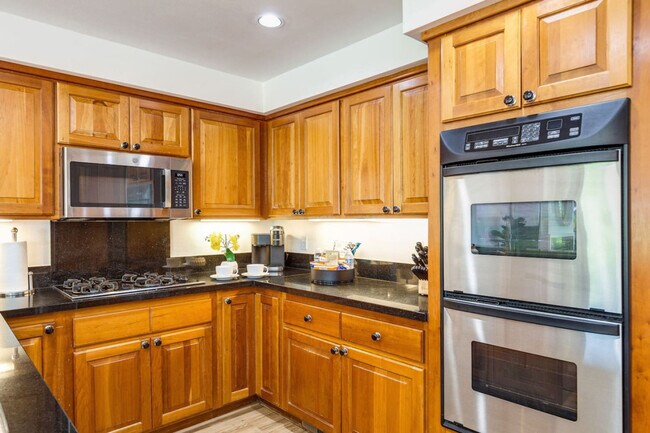 Foto del edificio - 2028 Fairview Ave E