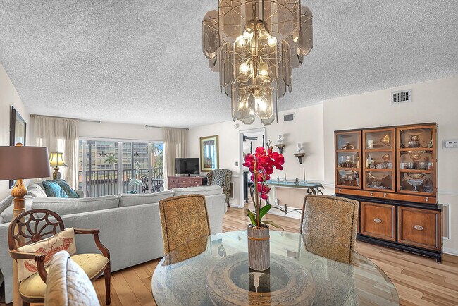 Foto del edificio - 1523 E Hillsboro Blvd