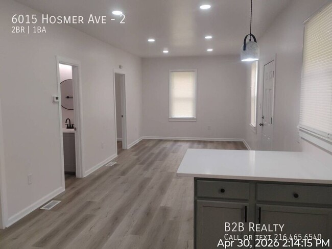 Foto del edificio - 6015 Hosmer Ave