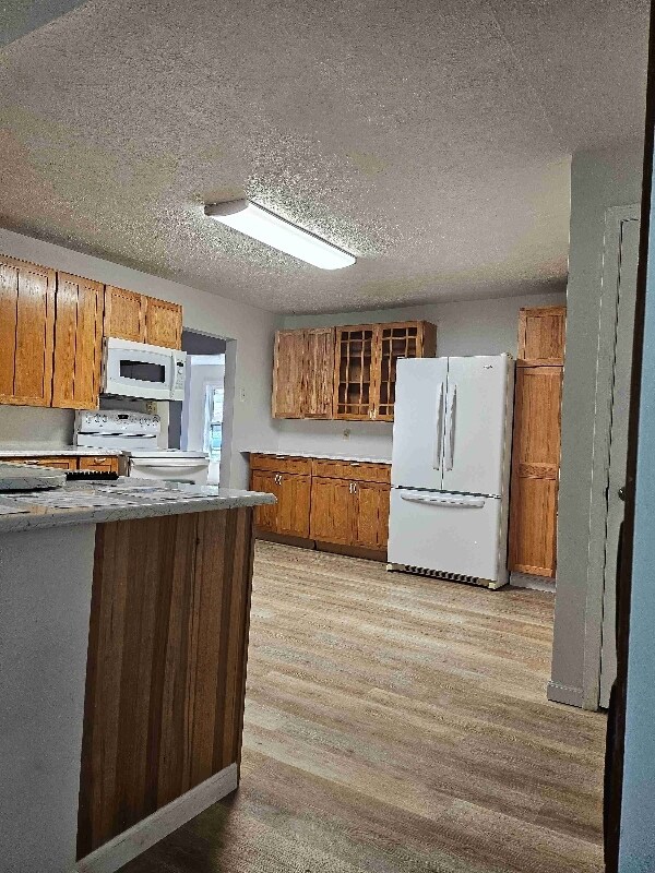 Building Photo - 212 Maple St