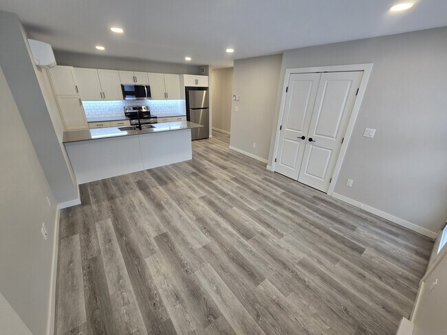 Photo du bâtiment - 120.5 Imperial Ave