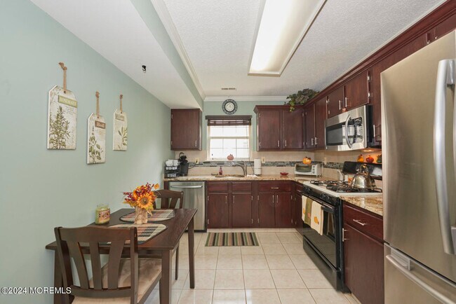 Foto del edificio - 271 Tulip Ln