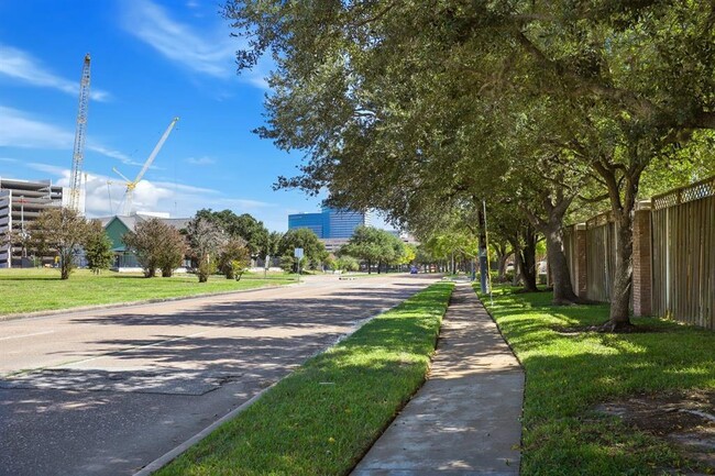 Building Photo - 2209 S Braeswood Blvd
