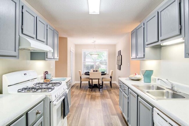 Building Photo - Azalea Springs