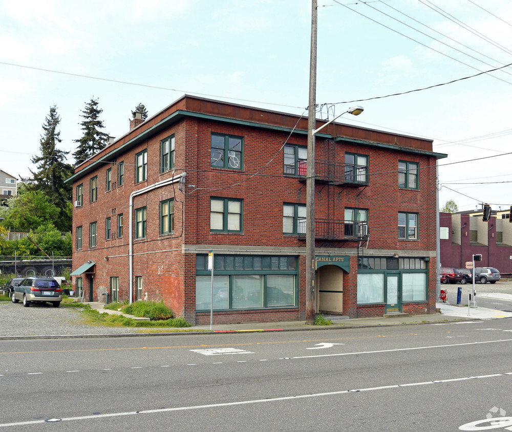 Primary Photo - Canal Apartments