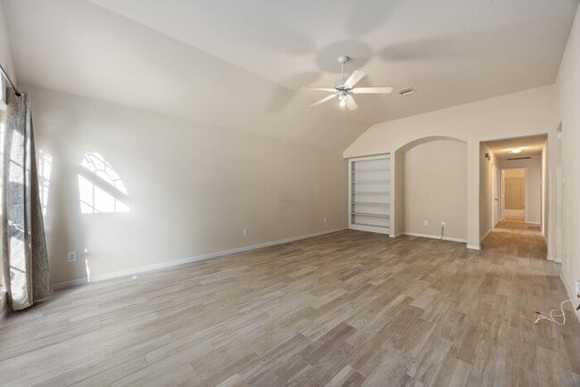 Building Photo - Great Location, wonderful Schools, 1 Block...
