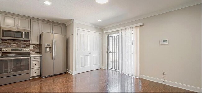 Foto del edificio - 9108 Kempwood Dr