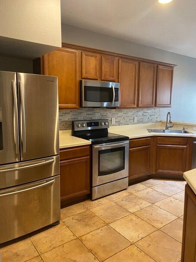 Building Photo - 8719 Silk Bay Pl