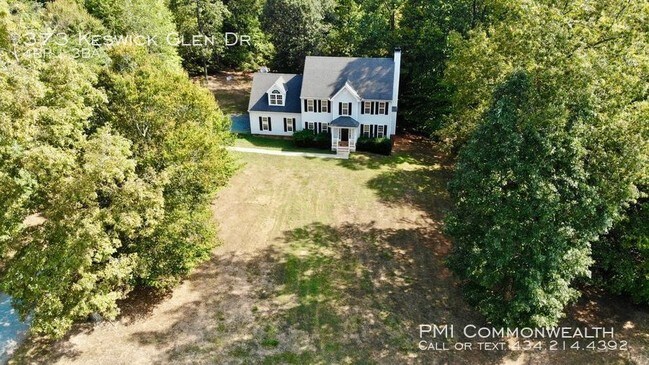 Building Photo - 4 Bed / 3 Bath With Yard