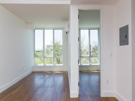 Primary Photo - 851 Ocean Pkwy