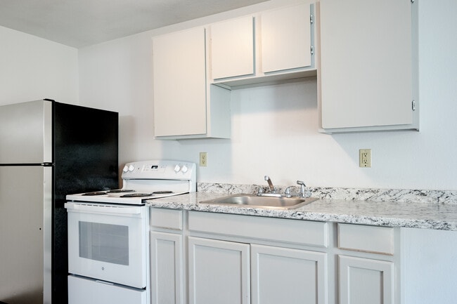 Foto del edificio - Yakima M.F. LLC