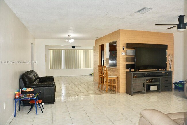 Building Photo - 7500  Fairway Blvd  0 Miramar Fl 33023