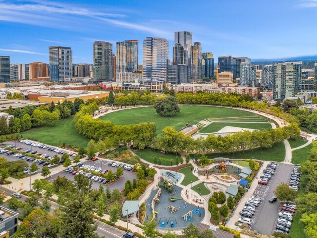 Foto del edificio - 520 Bellevue Way SE