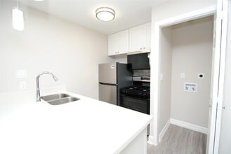 Building Photo - 2515 Yoakum Blvd