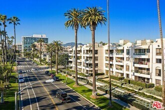 Building Photo - 701 Ocean Ave