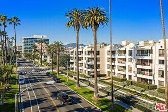 Building Photo - 701 Ocean Ave