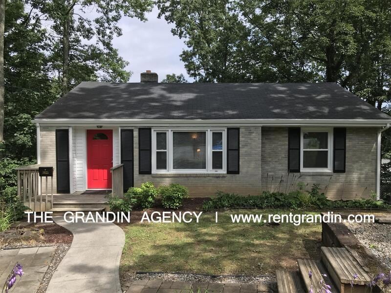 Foto principal - 3023 Hollowell Ave SW