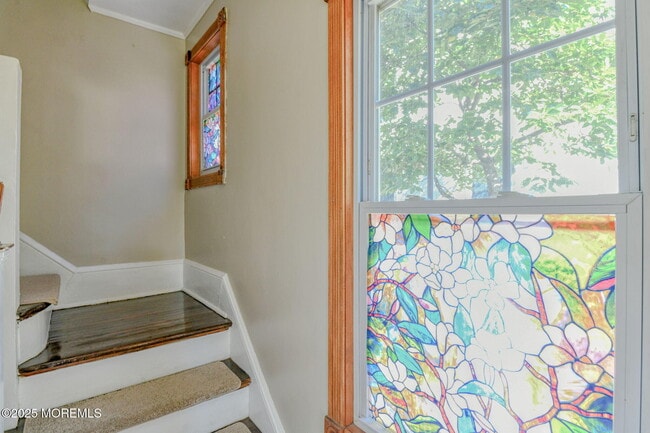 Building Photo - 705 7th Ave