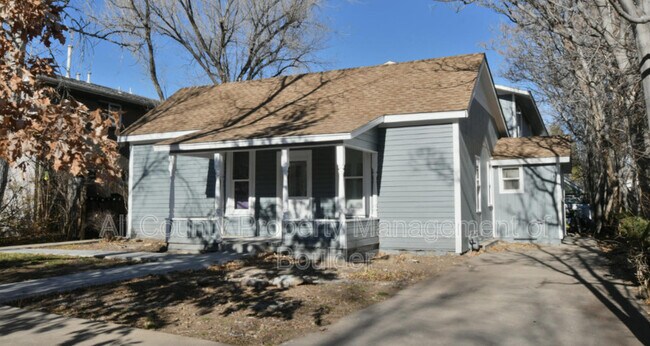 Building Photo - 2211 Spruce St