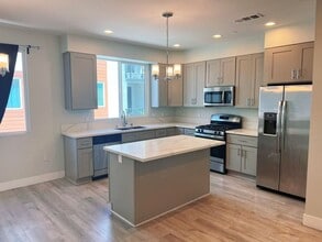 Building Photo - 8435 Tweedy Ln