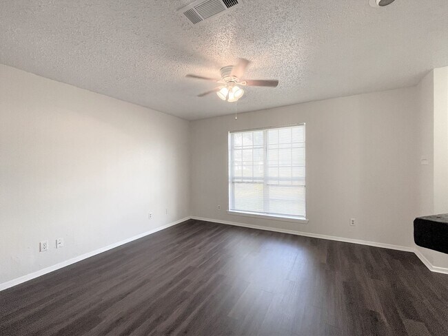 Foto del edificio - Charming 2 Bedroom in Garland