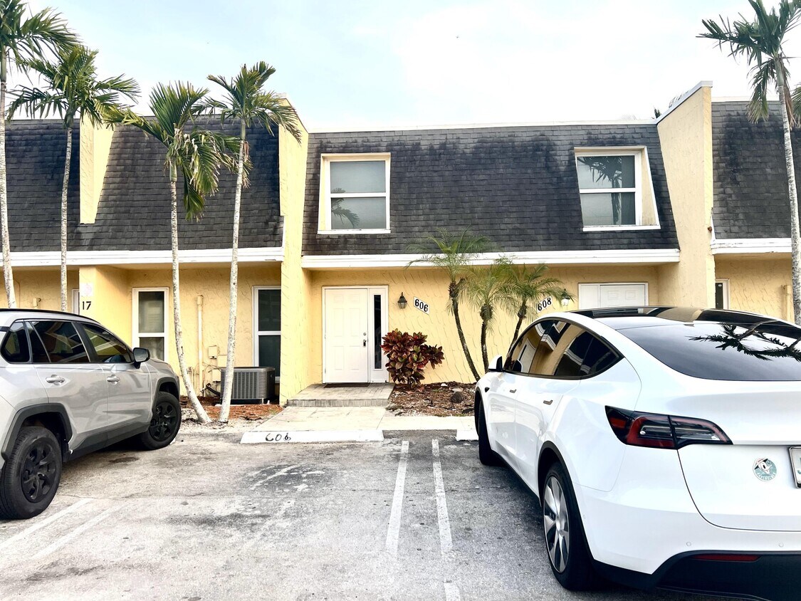 Foto principal - 606 SW 1st St