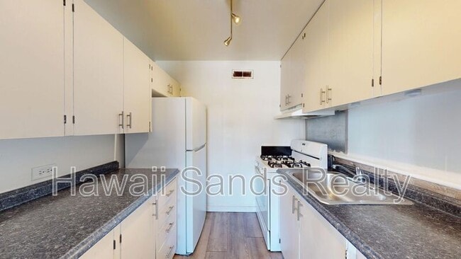Building Photo - 910 Ahana St