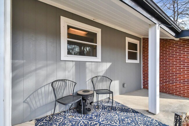 Building Photo - Amazing Backyard Oasis in Applewood - Available Soon - Schedule a tour TOAY!!