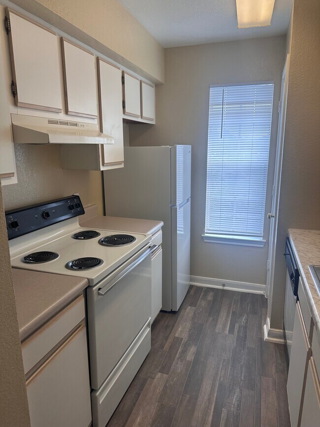 Foto del edificio - Escondido Creek Apartments