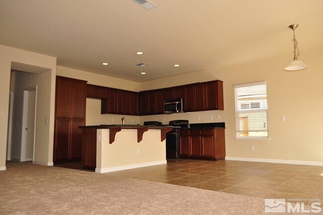 Building Photo - 731 Tempiute Ct