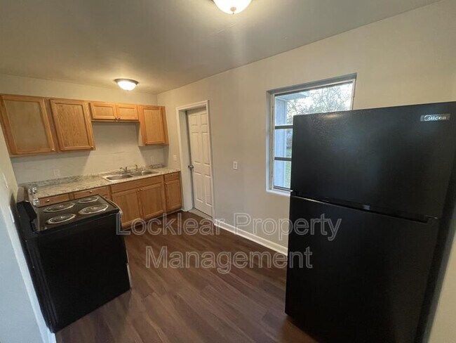 Building Photo - 5612 Bree Rd