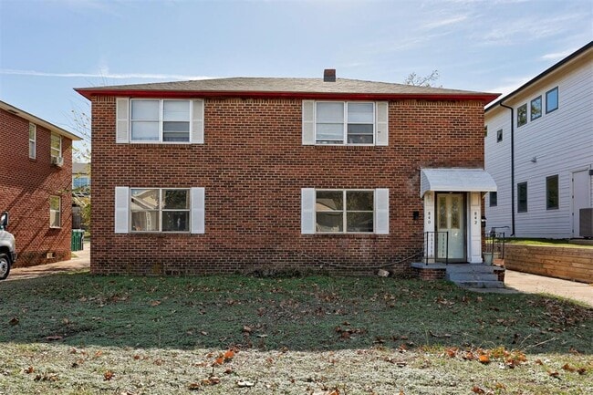 Building Photo - 840 NW 44th St