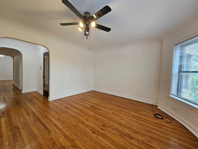 Foto del edificio - 2454 W Catalpa Ave