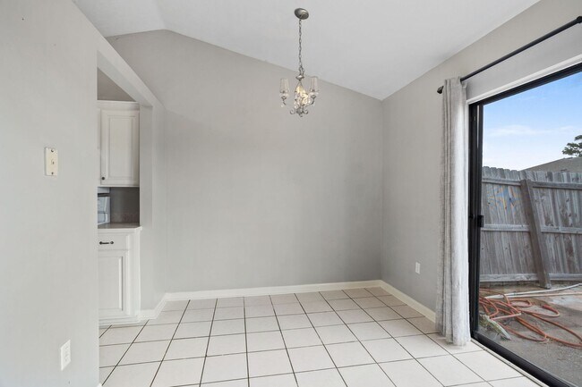 Foto del edificio - Duplex for rent!