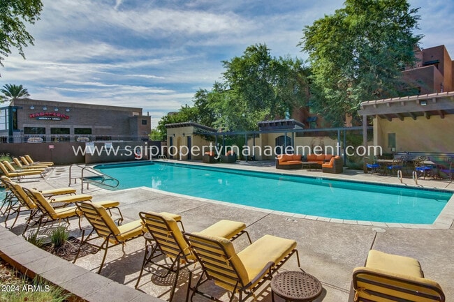 Building Photo - Downtown Phoenix condo for rent