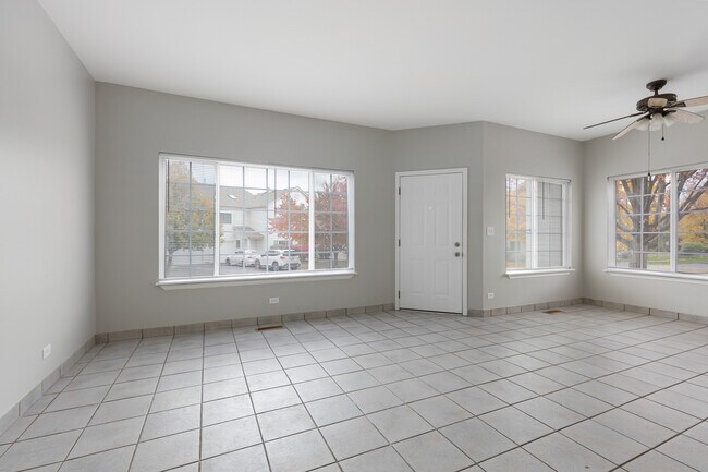 Building Photo - 128 Creston Cir