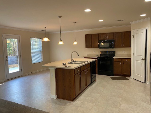 Foto del edificio - 156 Hamilton Grove Dr