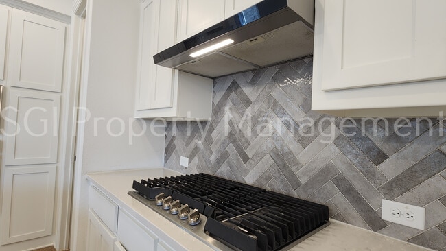 Building Photo - 3124 Engelman Dr